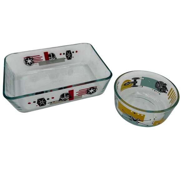Pyrex Star Wars 2 piece Set 7200 4.75", 7211 8" x 6" - Picture 2 of 12